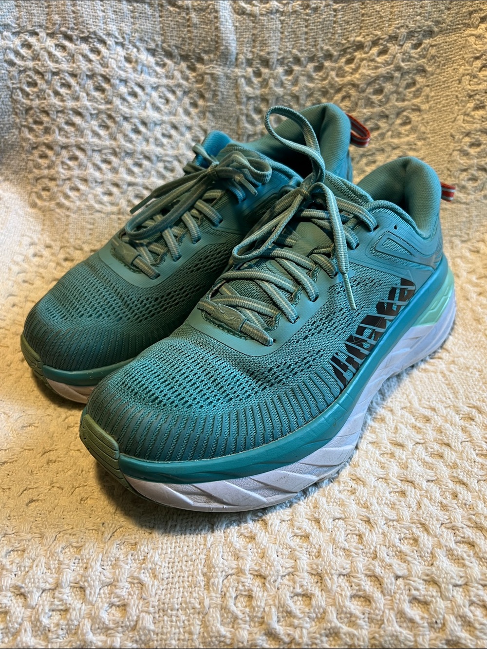 Hoka Bondi women’s size 9